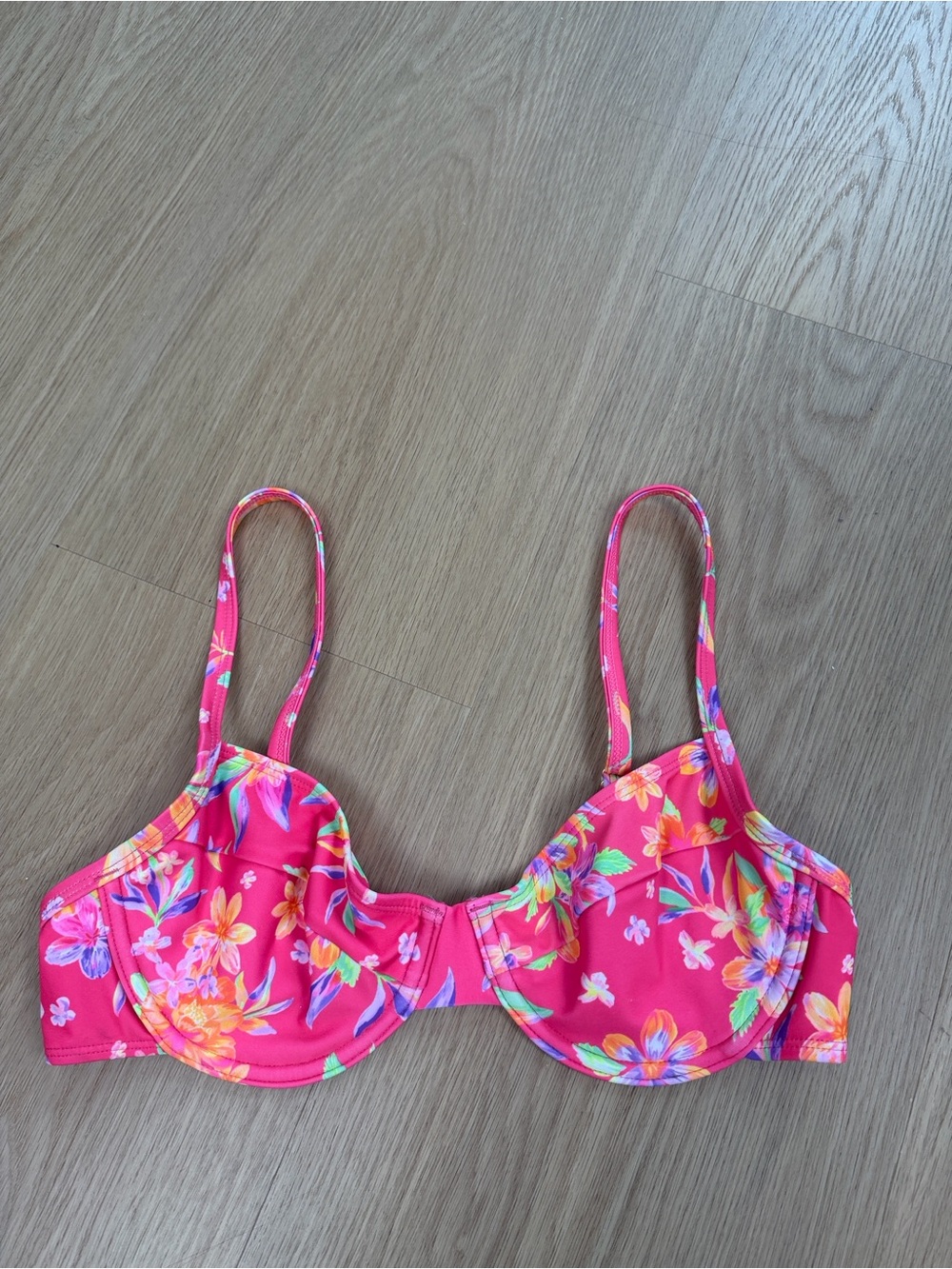 NWOT Kulani Kinis Ditzy Underwire Viva Dreama Bikini Top M
